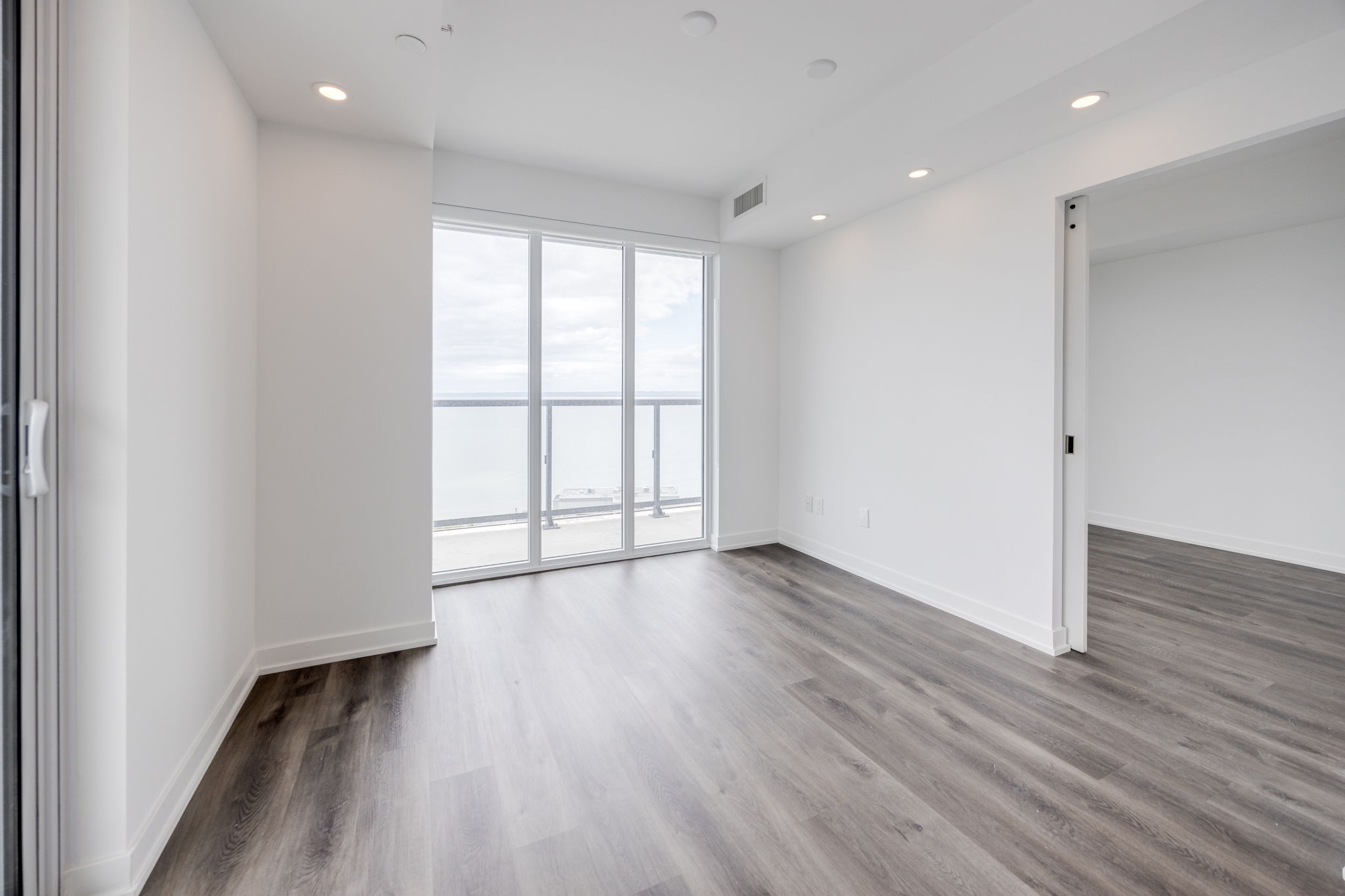 Burlington property showcase — delivered property photograph 8