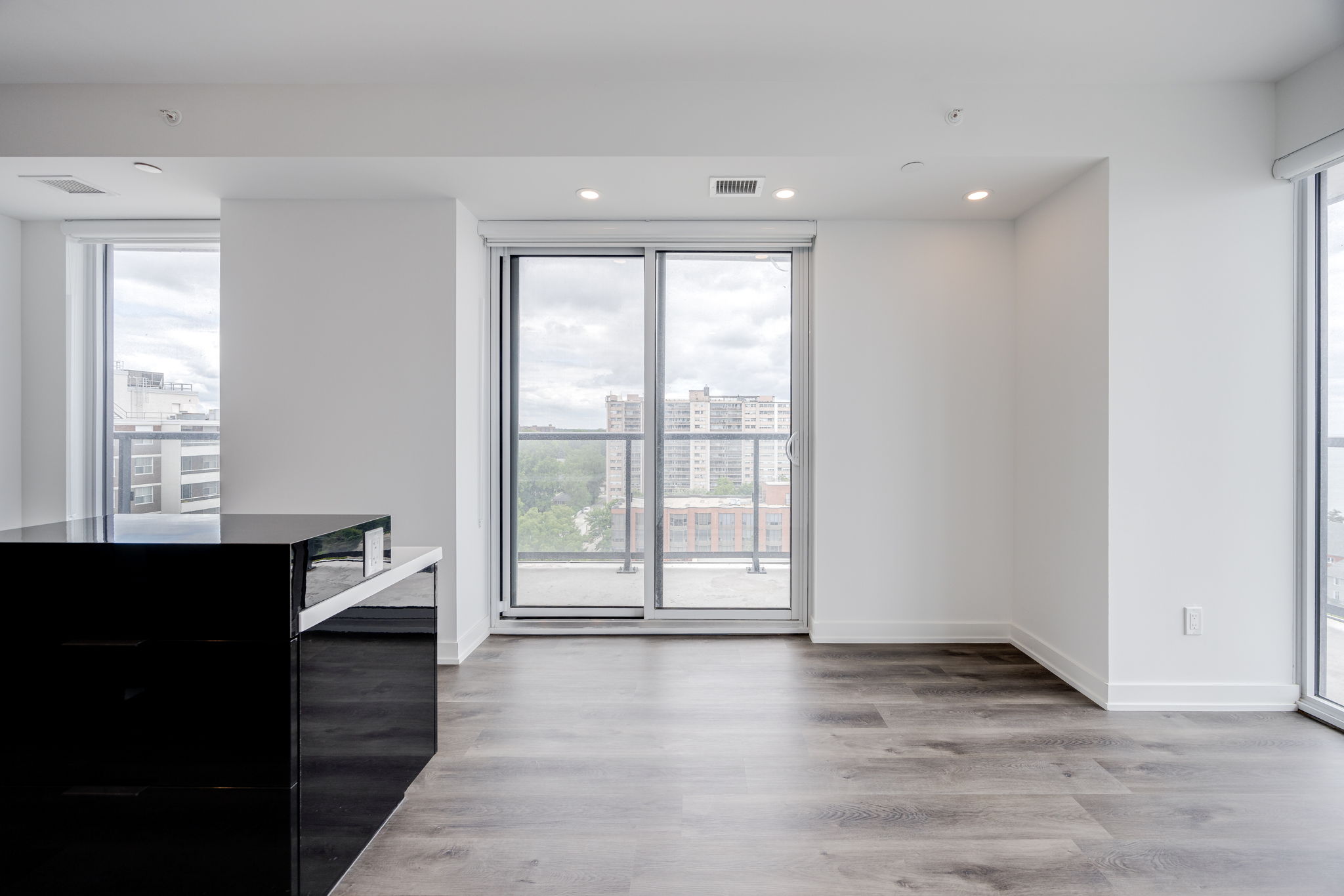 Burlington property showcase — delivered property photograph 11