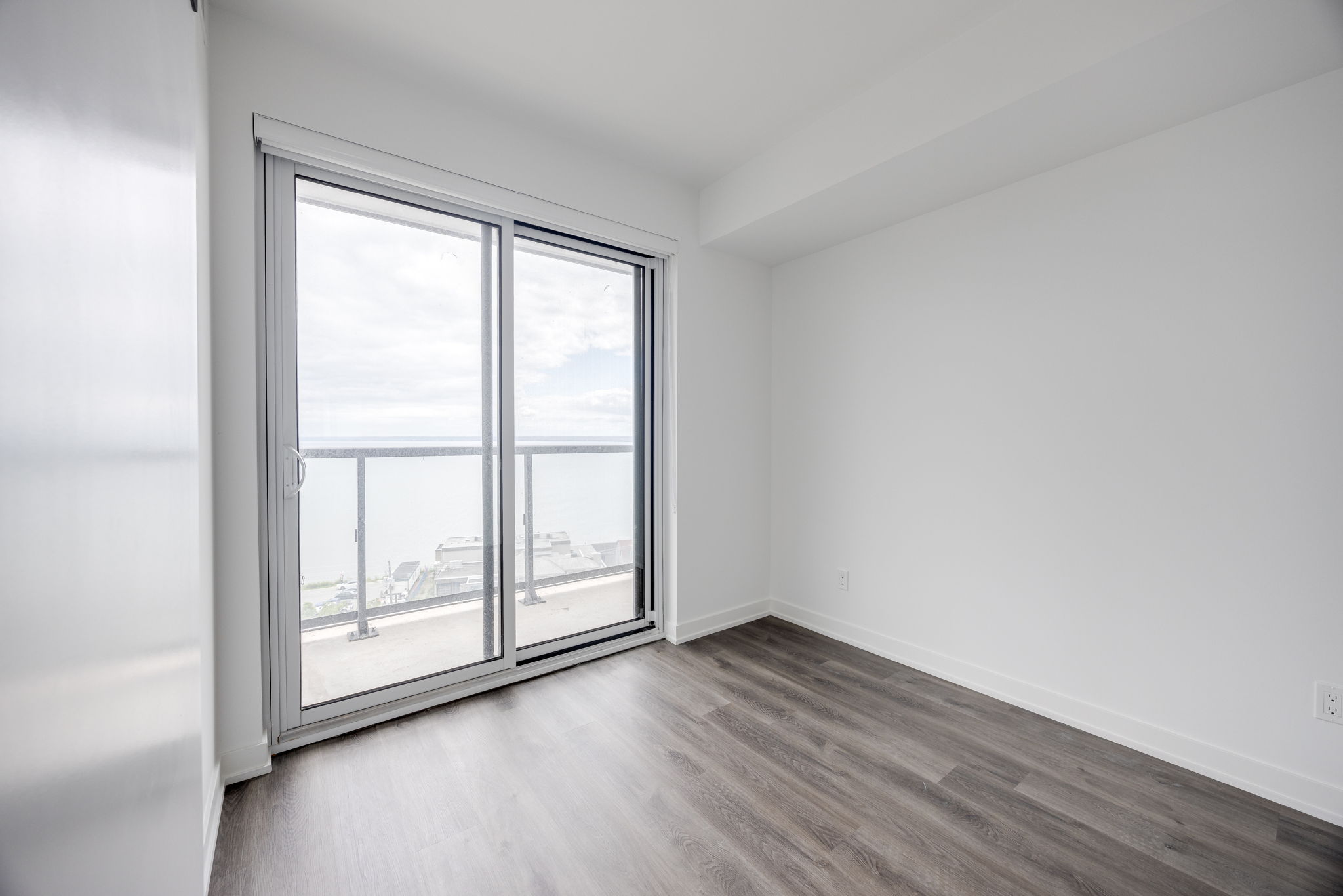 Burlington property showcase — delivered property photograph 12