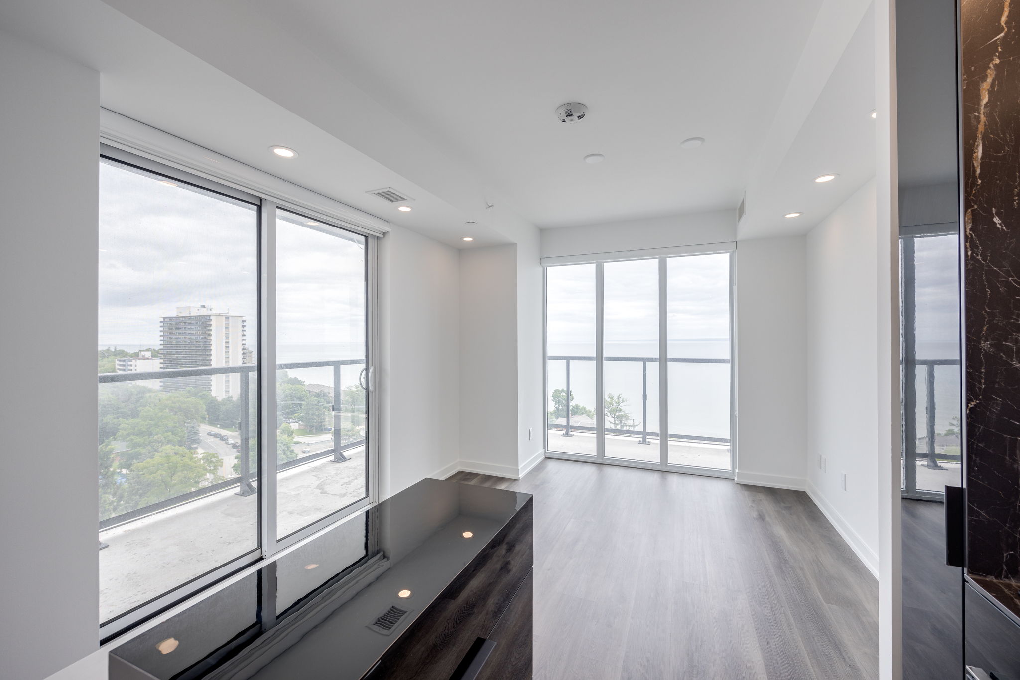 Burlington property showcase — delivered property photograph 17