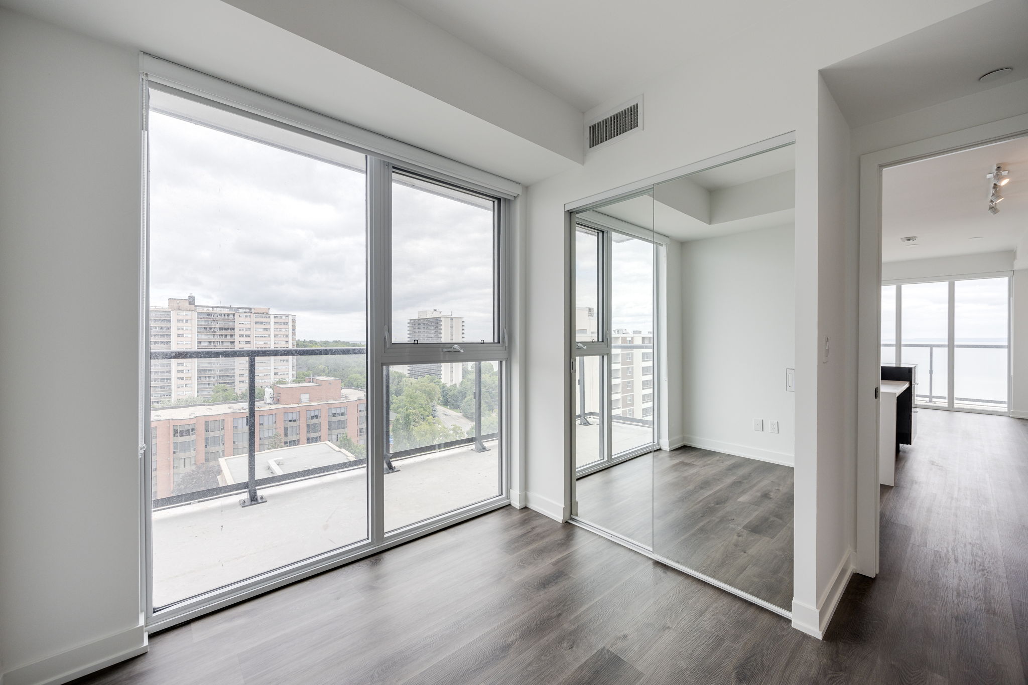 Burlington property showcase — delivered property photograph 19