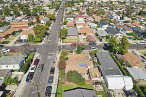 E 57th St-S1302-029.jpg