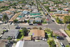 E 57th St-S1302-032.jpg