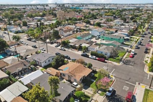 E 57th St-S1302-033.jpg