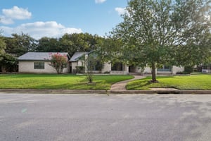 Shady Valley Dr-S2407-001.jpg
