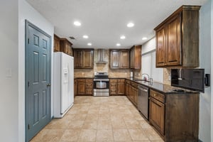 Shady Valley Dr-S2407-013.jpg