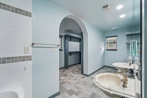 Shady Valley Dr-S2407-027.jpg