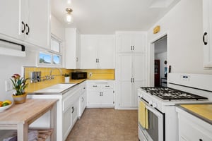 W 147th St-S0107-012.jpg
