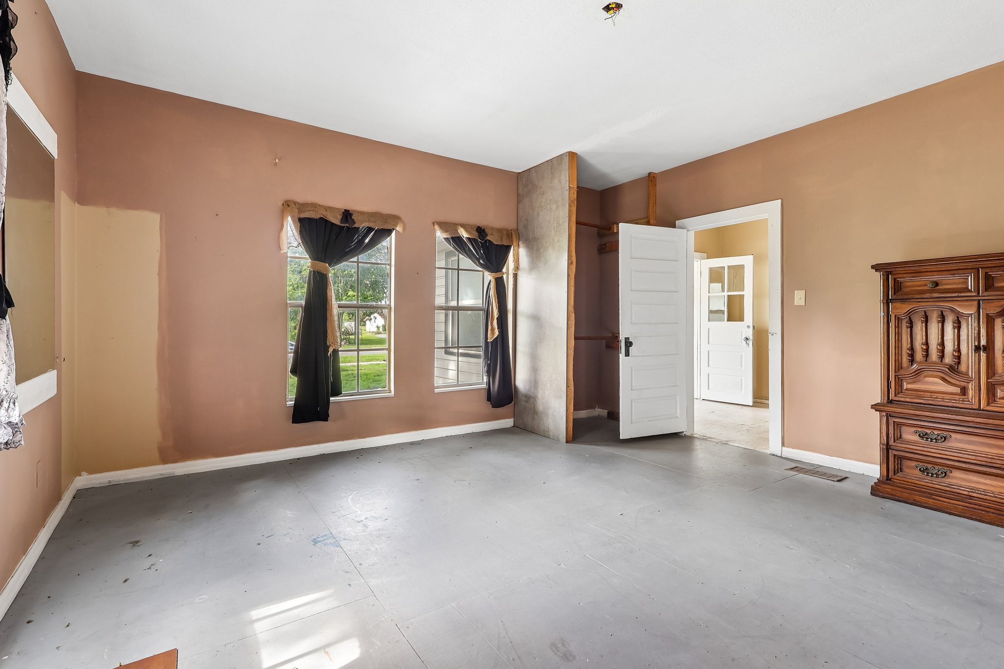 E Warm Springs Ave-S0106-013.jpg