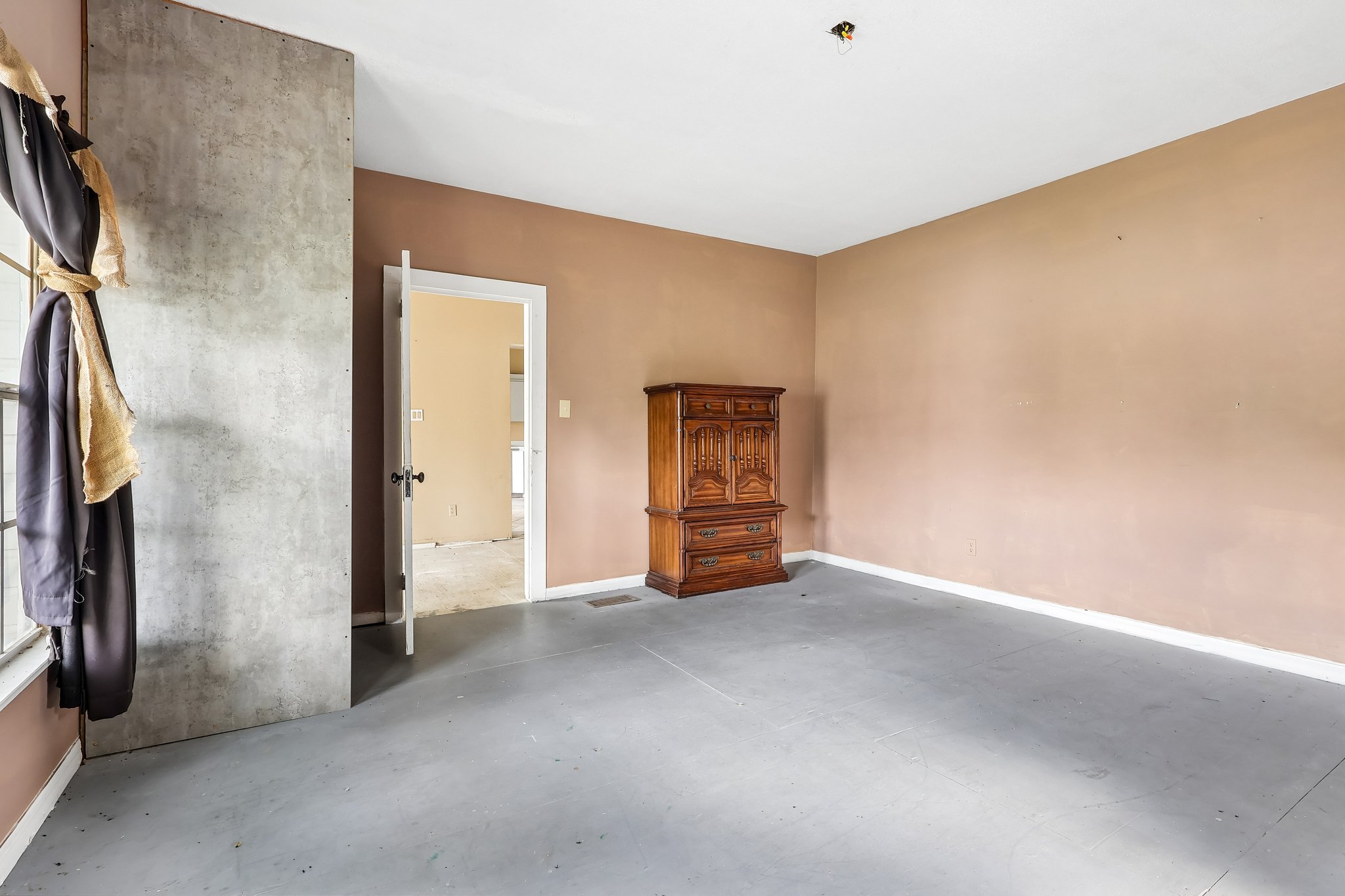 E Warm Springs Ave-S0106-014.jpg