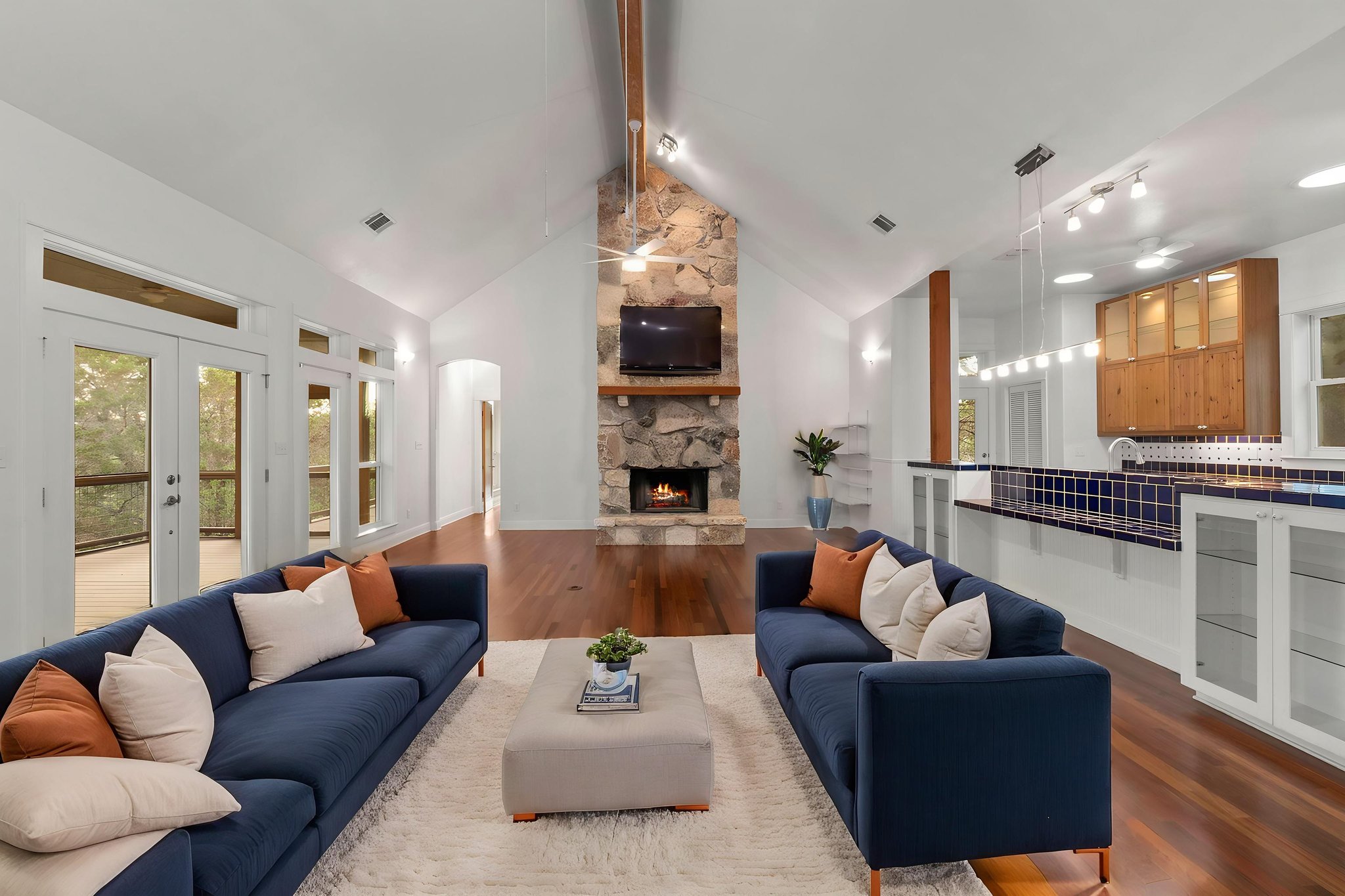 DSC04852 virtually staged.jpeg