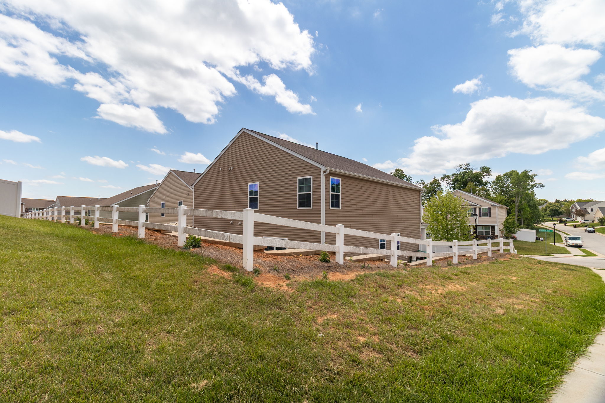 3701 Village Springs Dr-40
