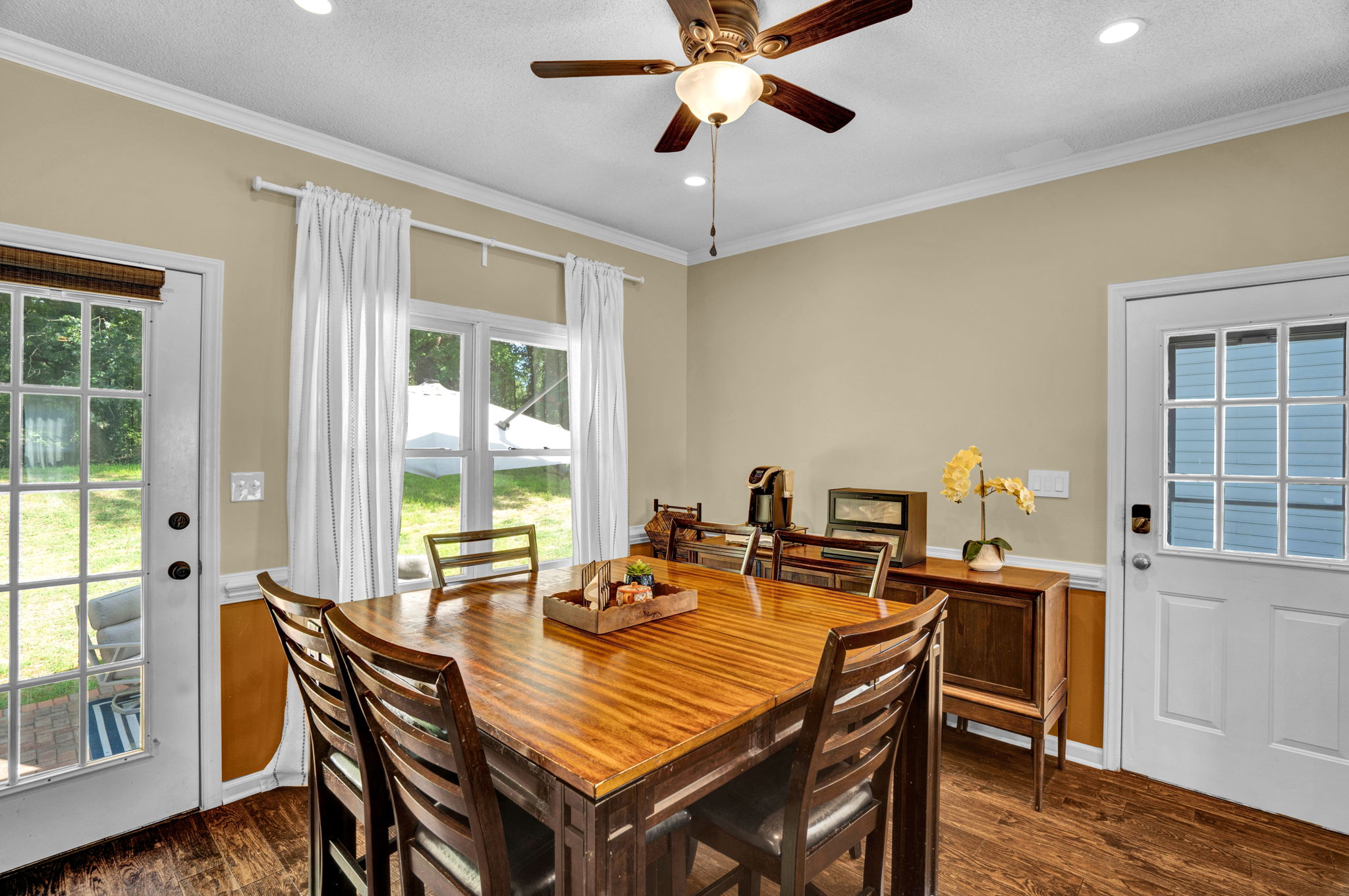 3703 Sutton Way-11