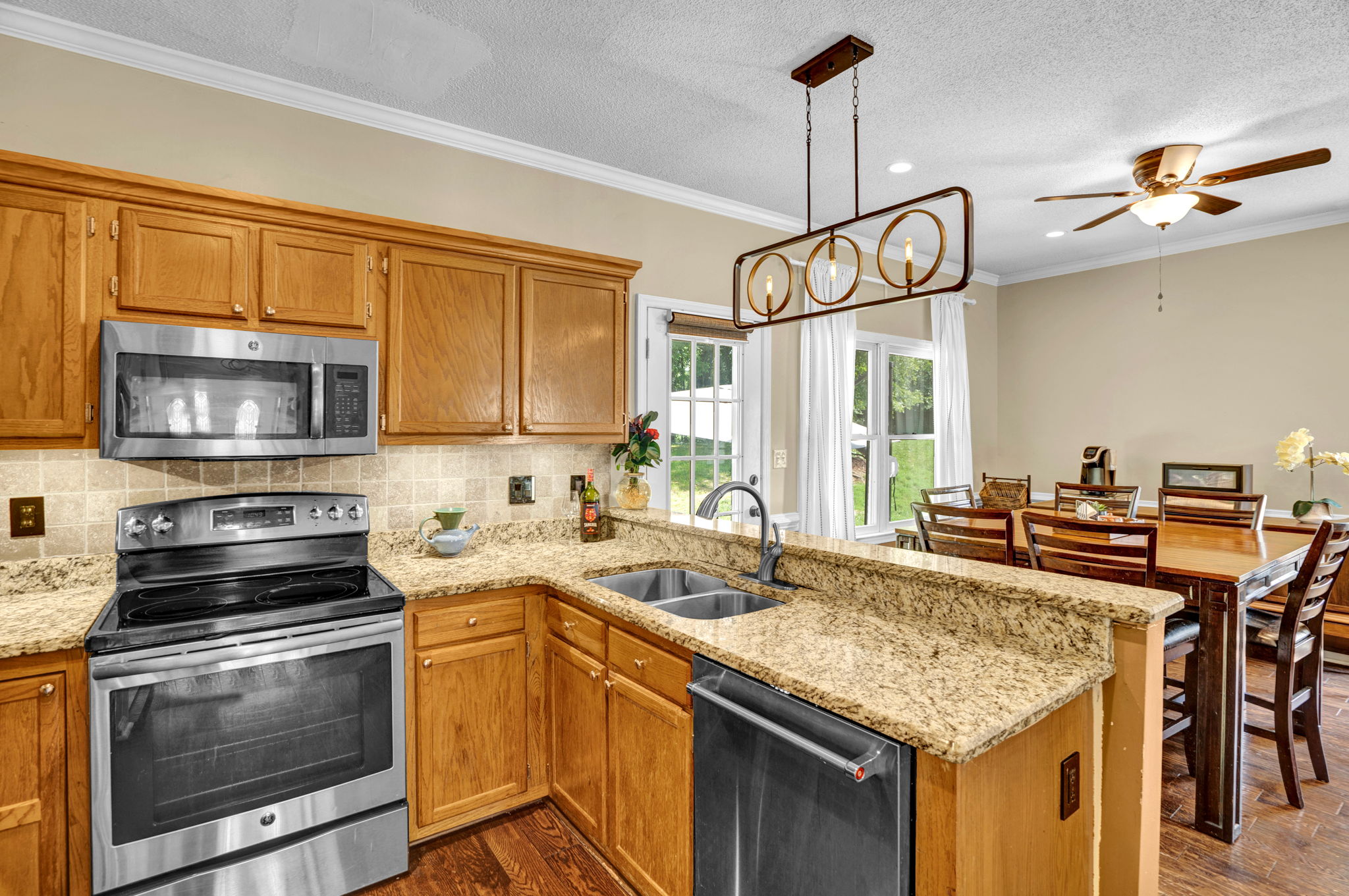 3703 Sutton Way-15