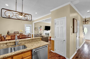 3703 Sutton Way-16