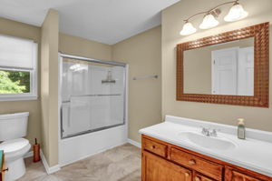 3703 Sutton Way-24
