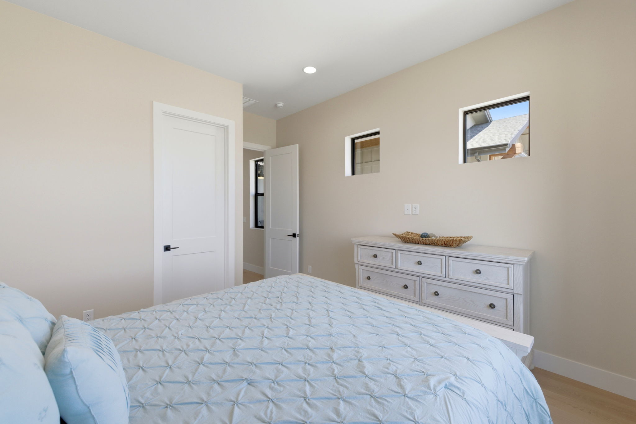 Bedroom 2 (2)