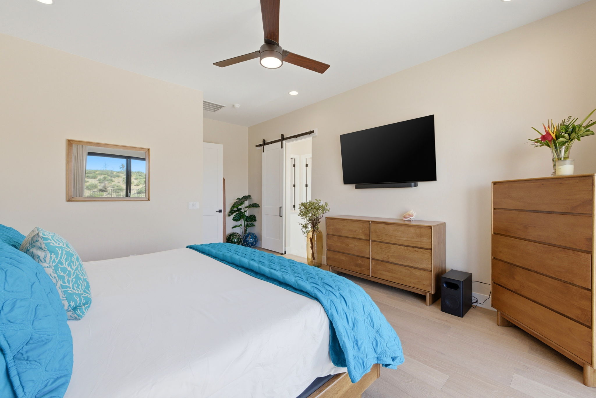 Primary Bedroom (2)
