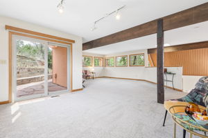 Dining room access to upper flagstone patio!