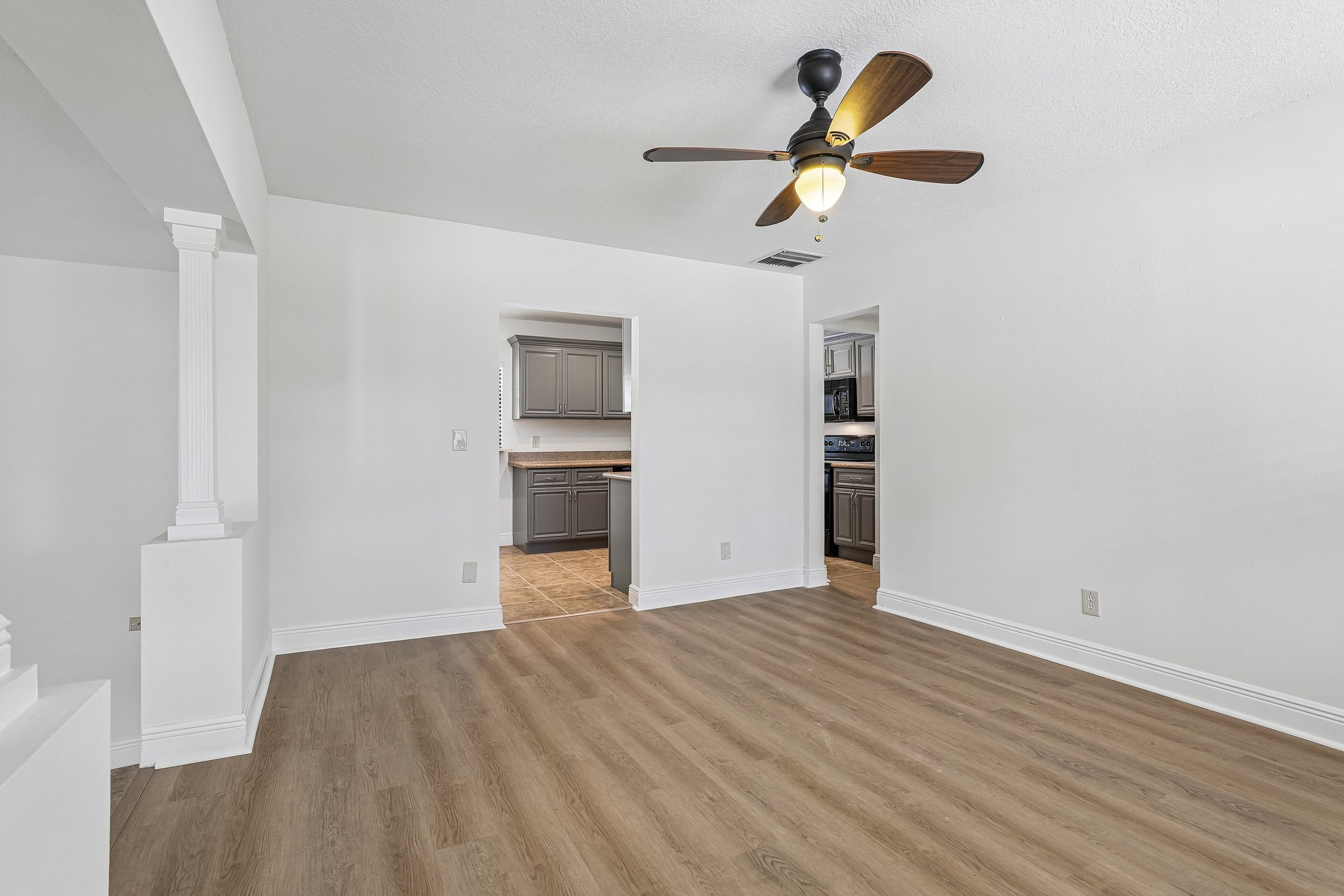 Pelican Ln-S2608-007.jpg