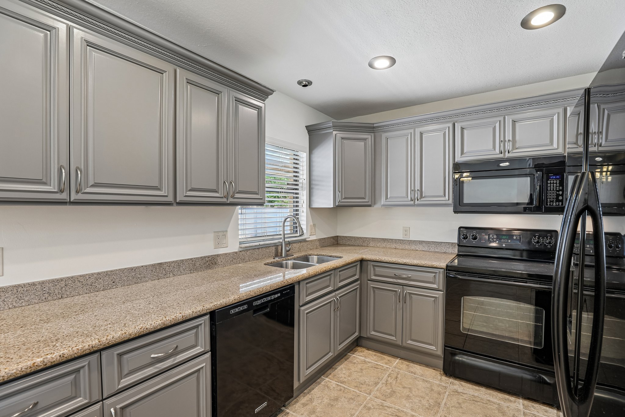 Pelican Ln-S2608-013.jpg