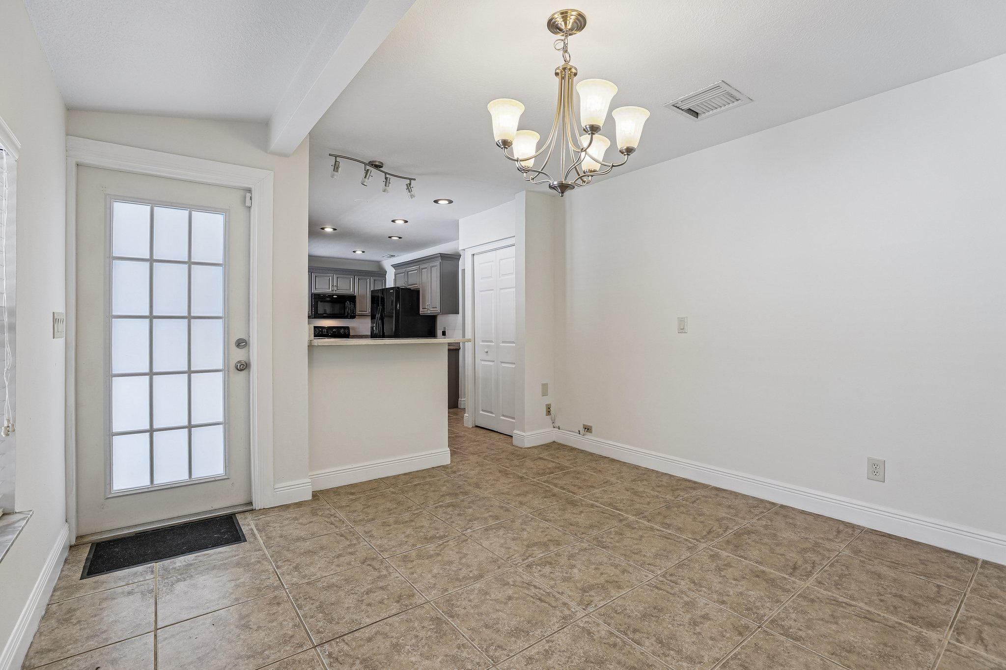 Pelican Ln-S2608-018.jpg