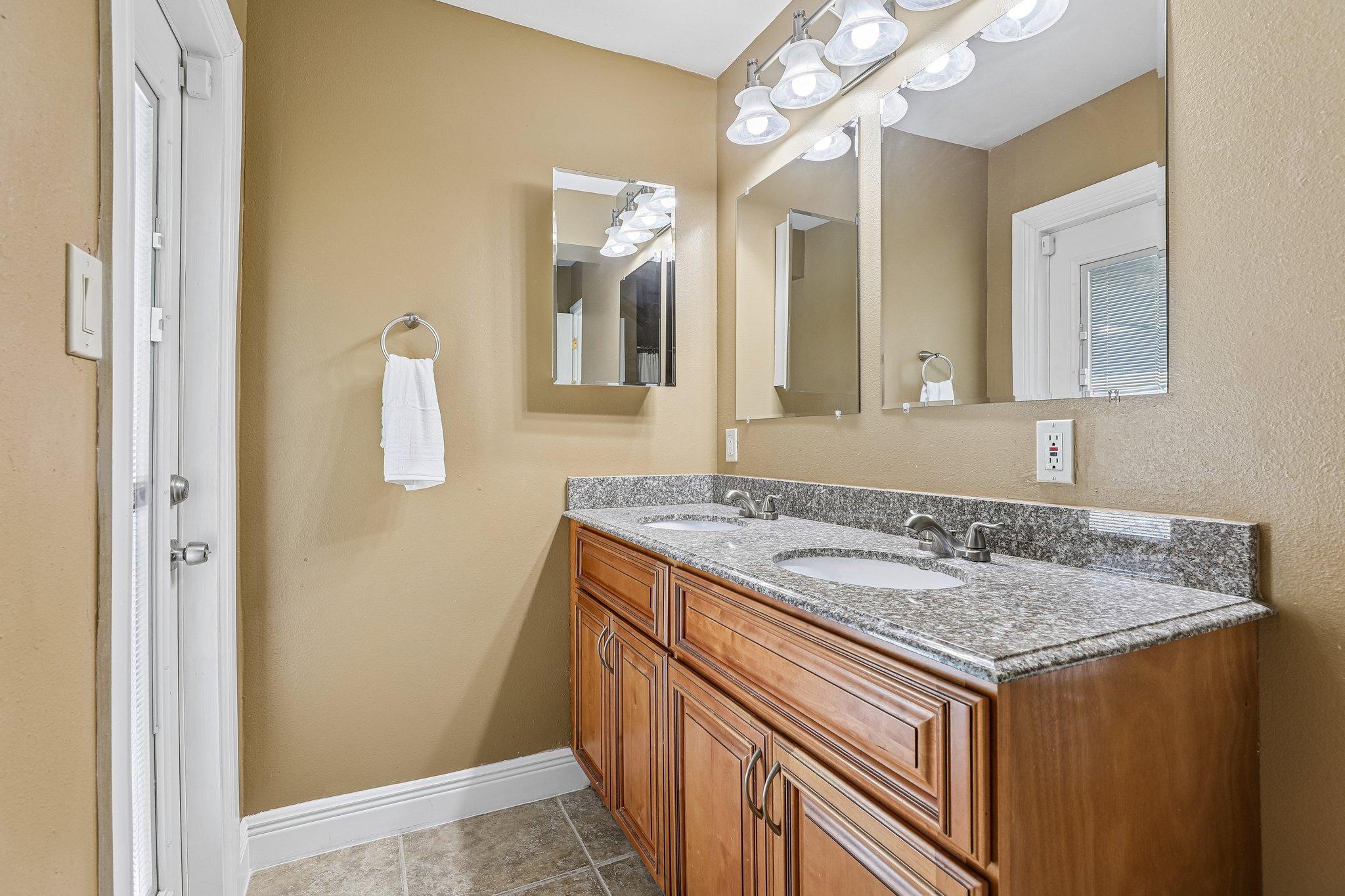 Pelican Ln-S2608-030.jpg