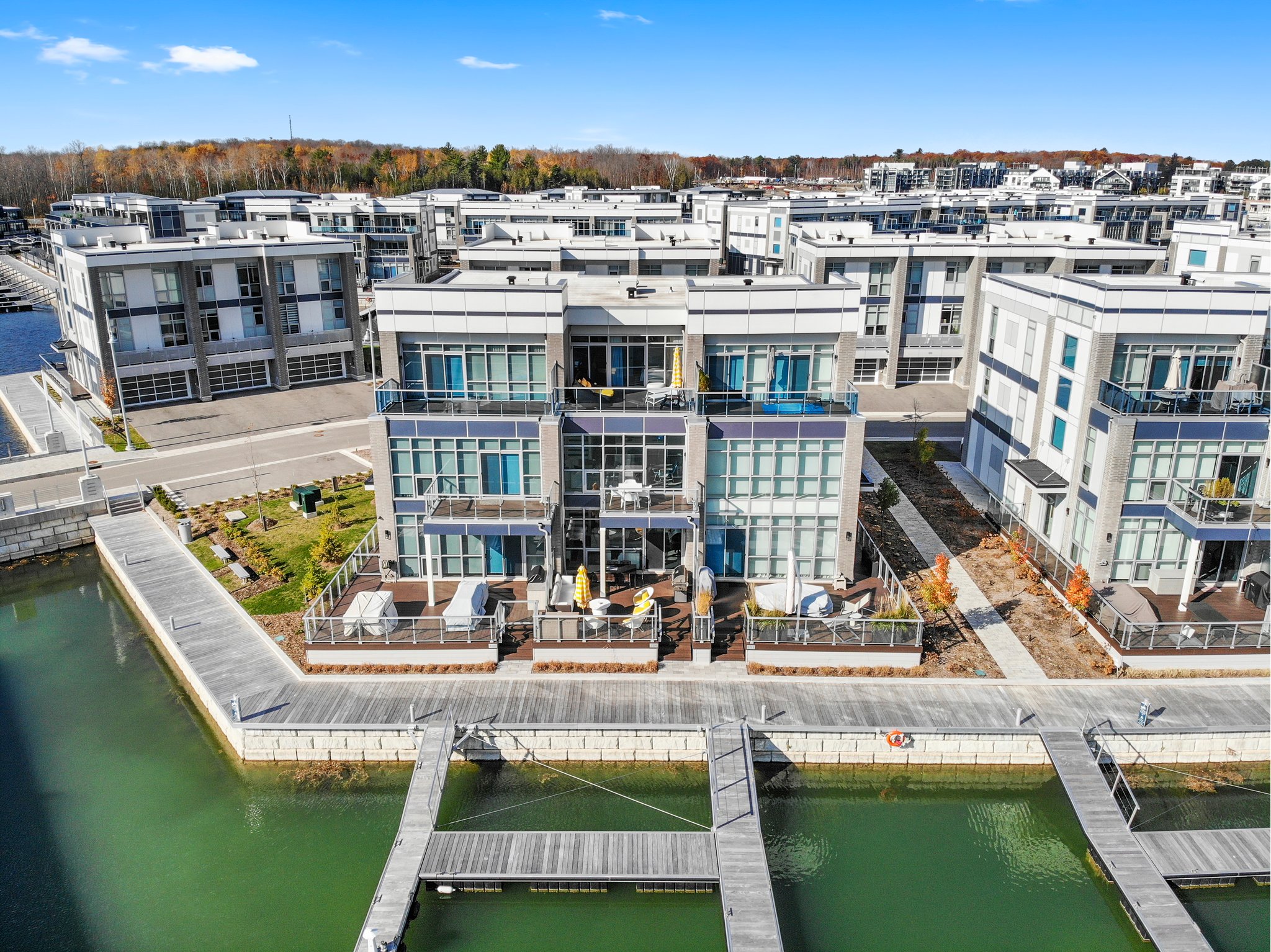 3709 Mangusta Crt Friday Harbour, Innisfil, ON L9S 2L3 REALPix