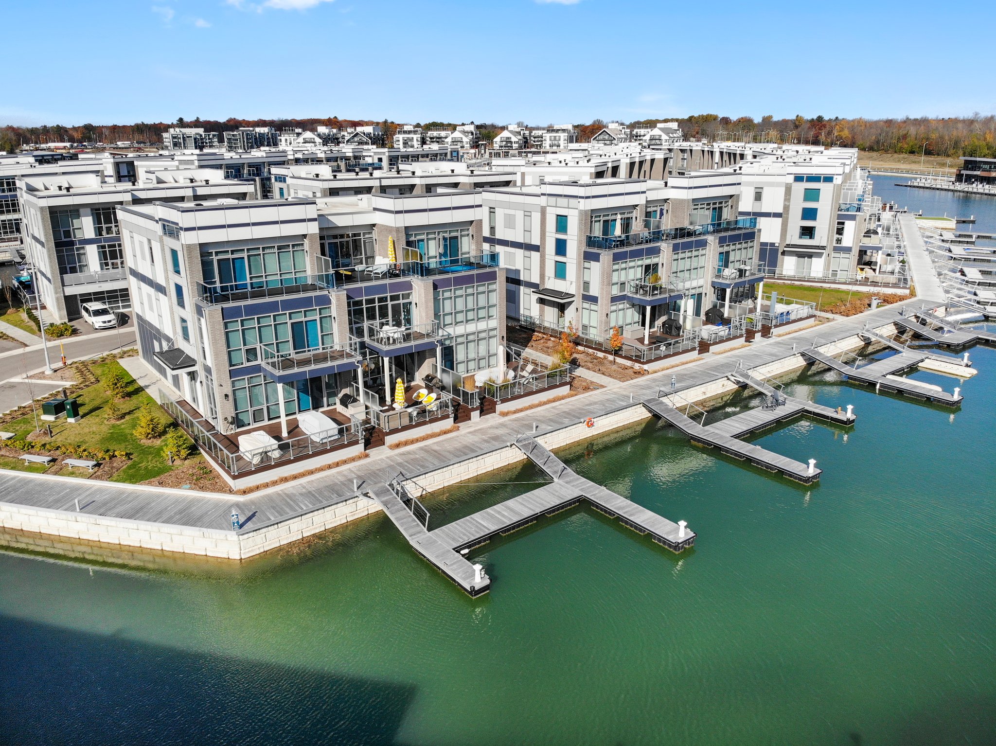 3709 Mangusta Crt Friday Harbour, Innisfil, ON L9S 2L3 REALPix