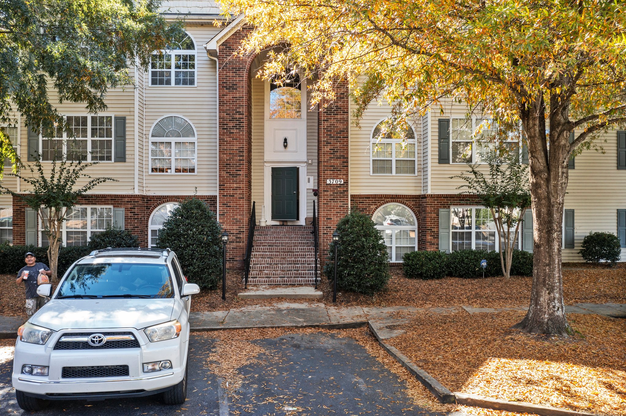 3709 Morris Farm Dr, Greensboro, NC 27409