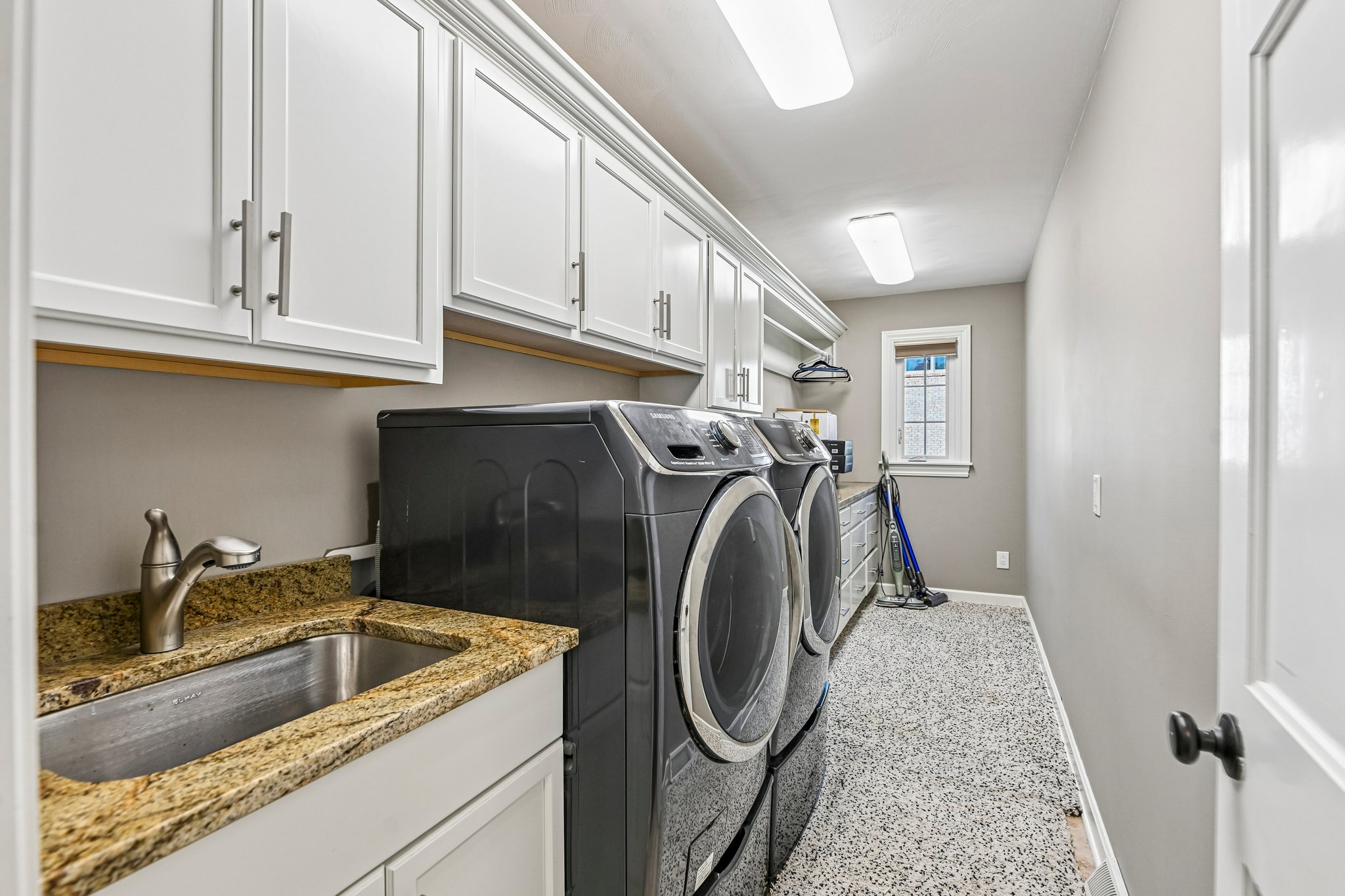 Tippecanoe Pl-S0108-027.jpg