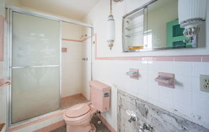 Bathroom2-3