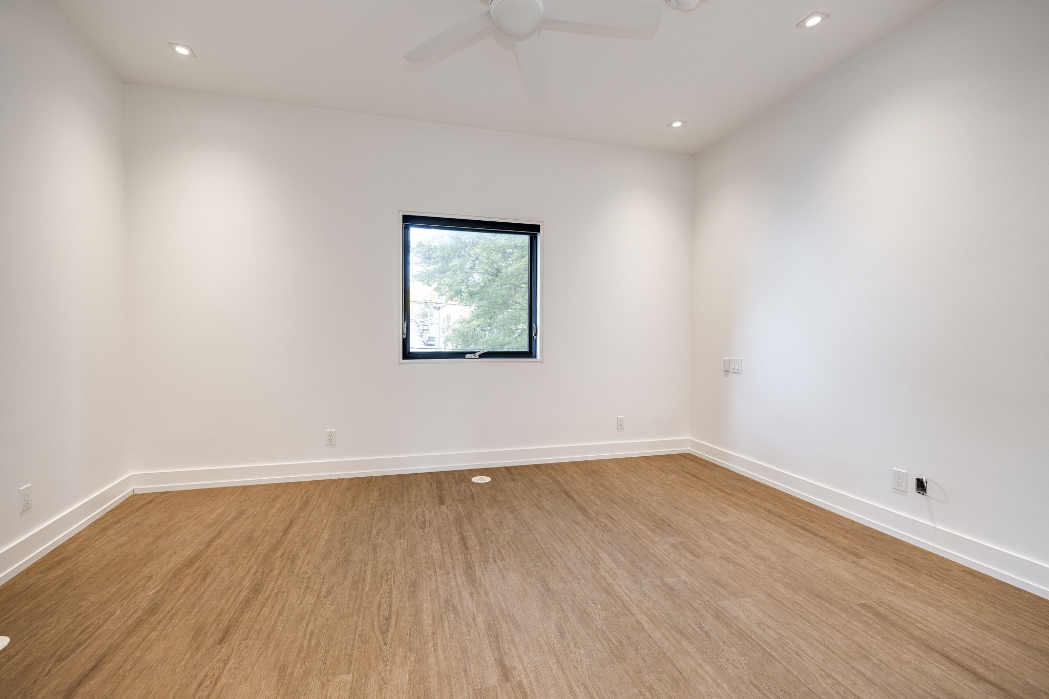 Toronto property showcase — delivered property photograph 15