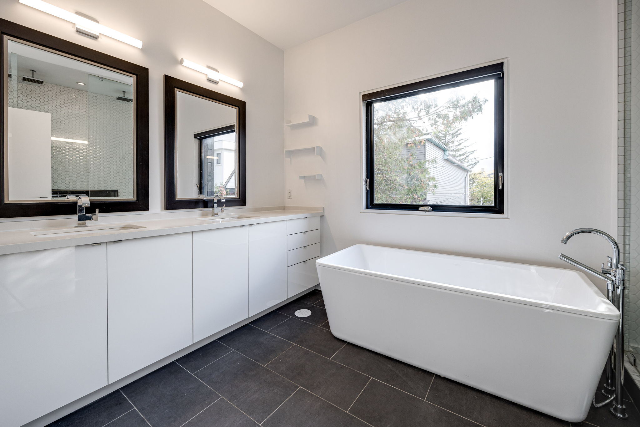 Toronto property showcase — delivered property photograph 18