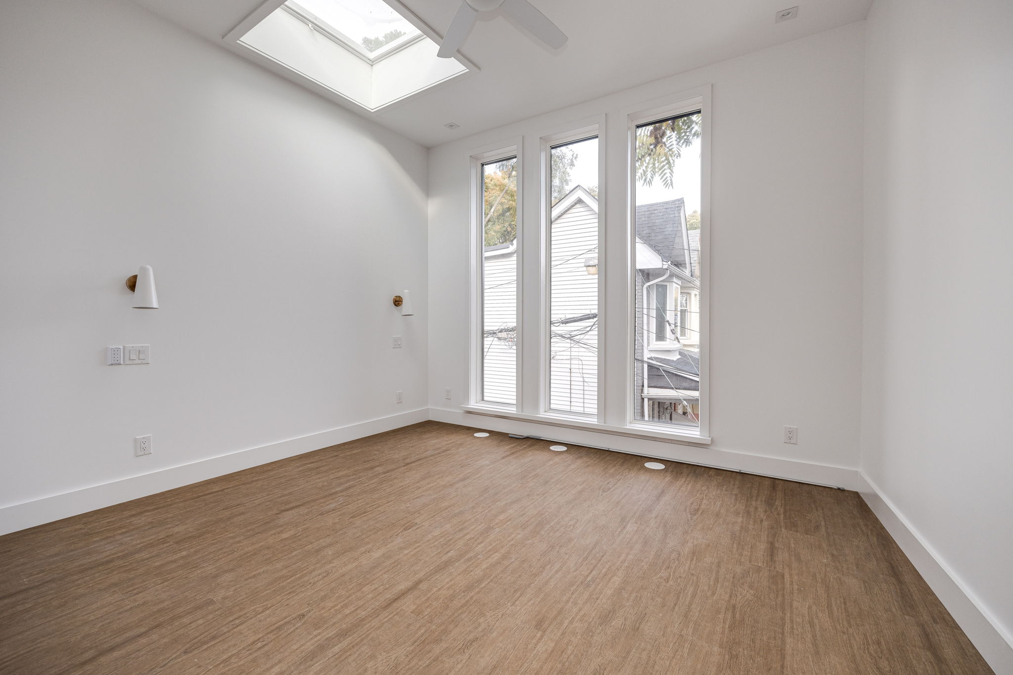 Toronto property showcase — delivered property photograph 25