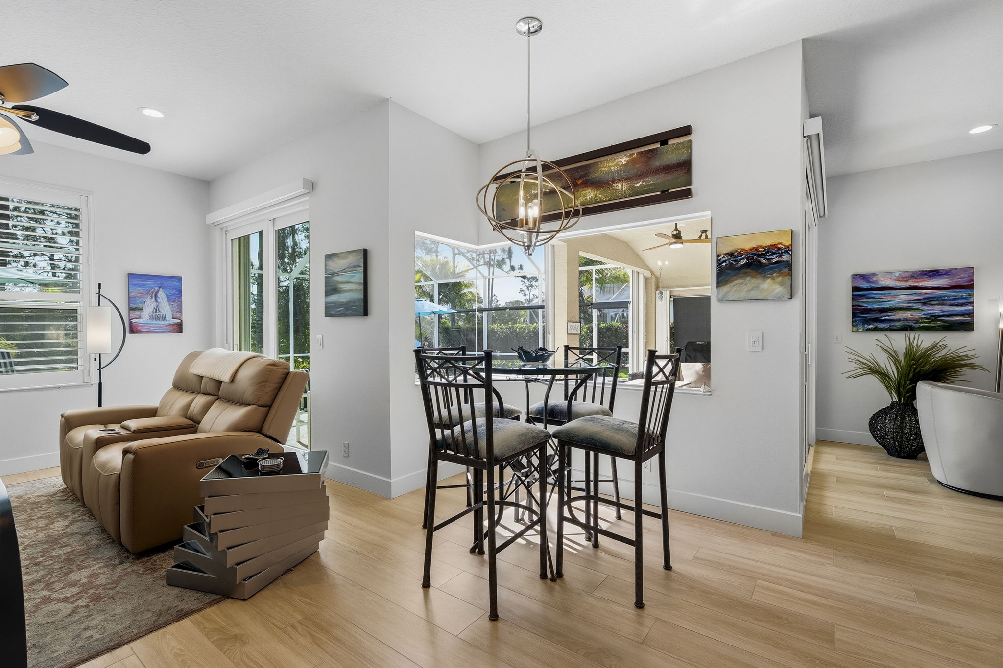 Breakfast Nook & Family Room