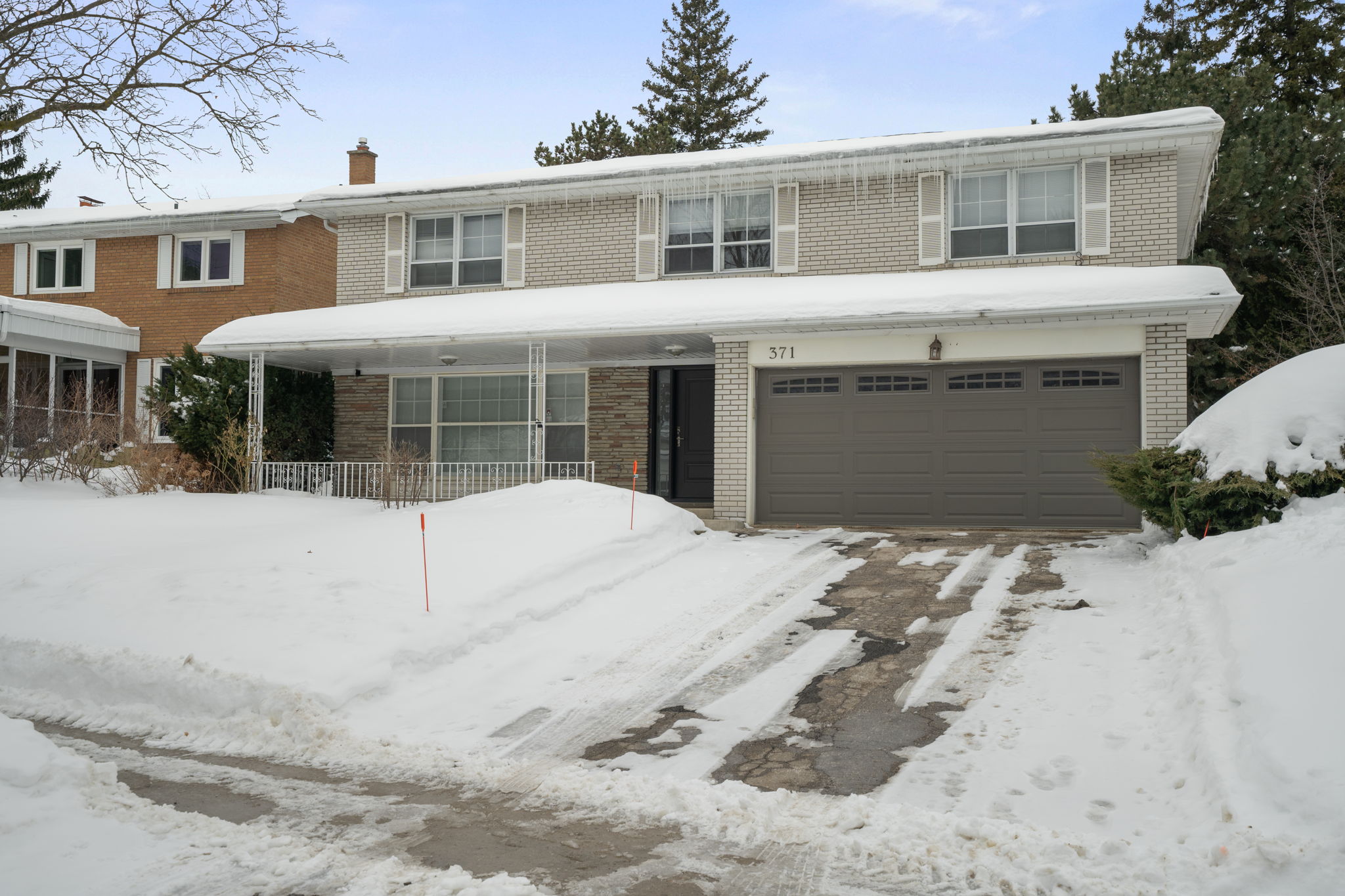 371 Woodsworth Rd Toronto, ON M2L 2T8
