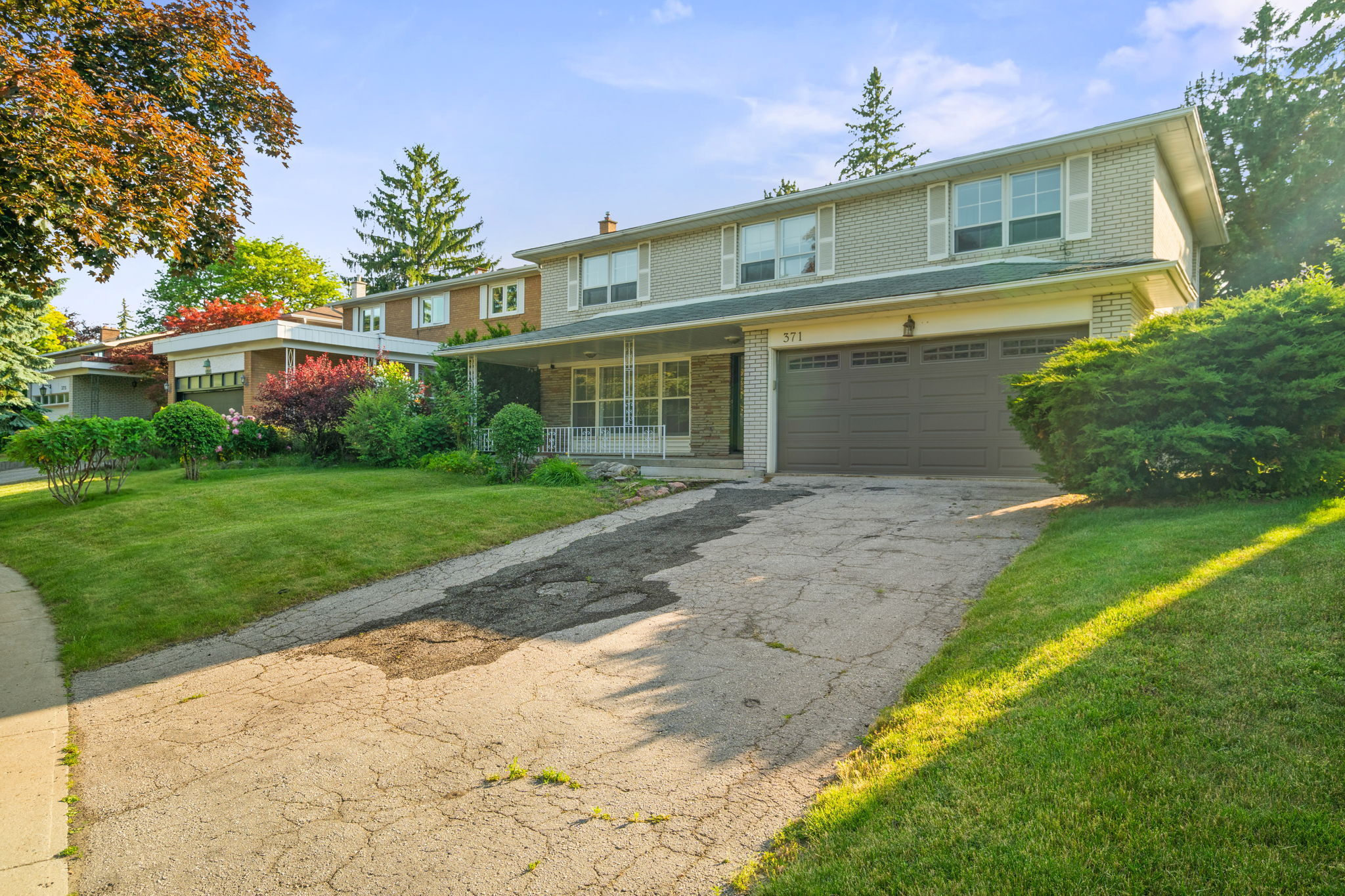 371 Woodsworth Rd Toronto, ON M2L 2T8