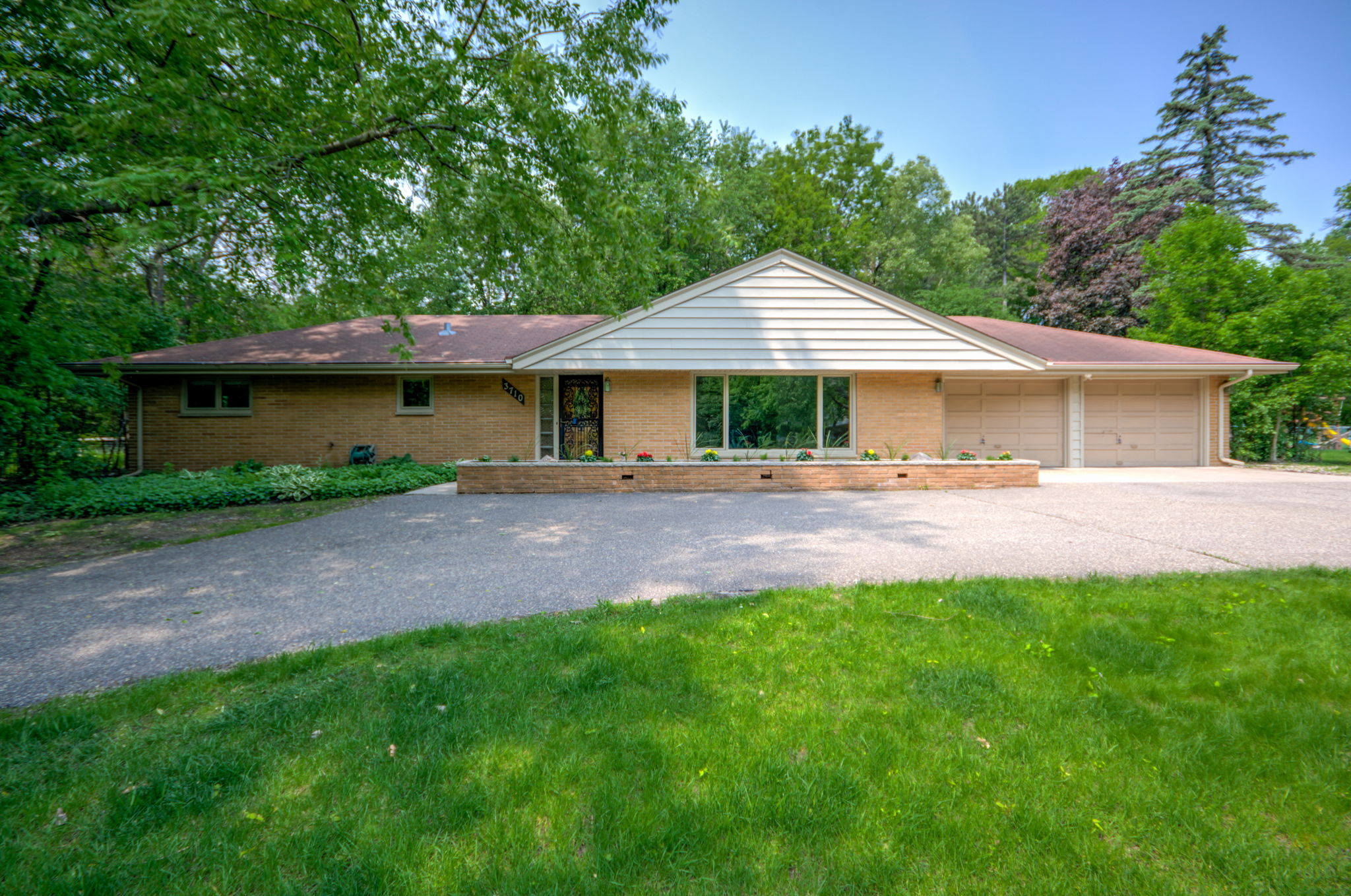 3710 East Sunrise Drive, MN 55345 ArchiPix