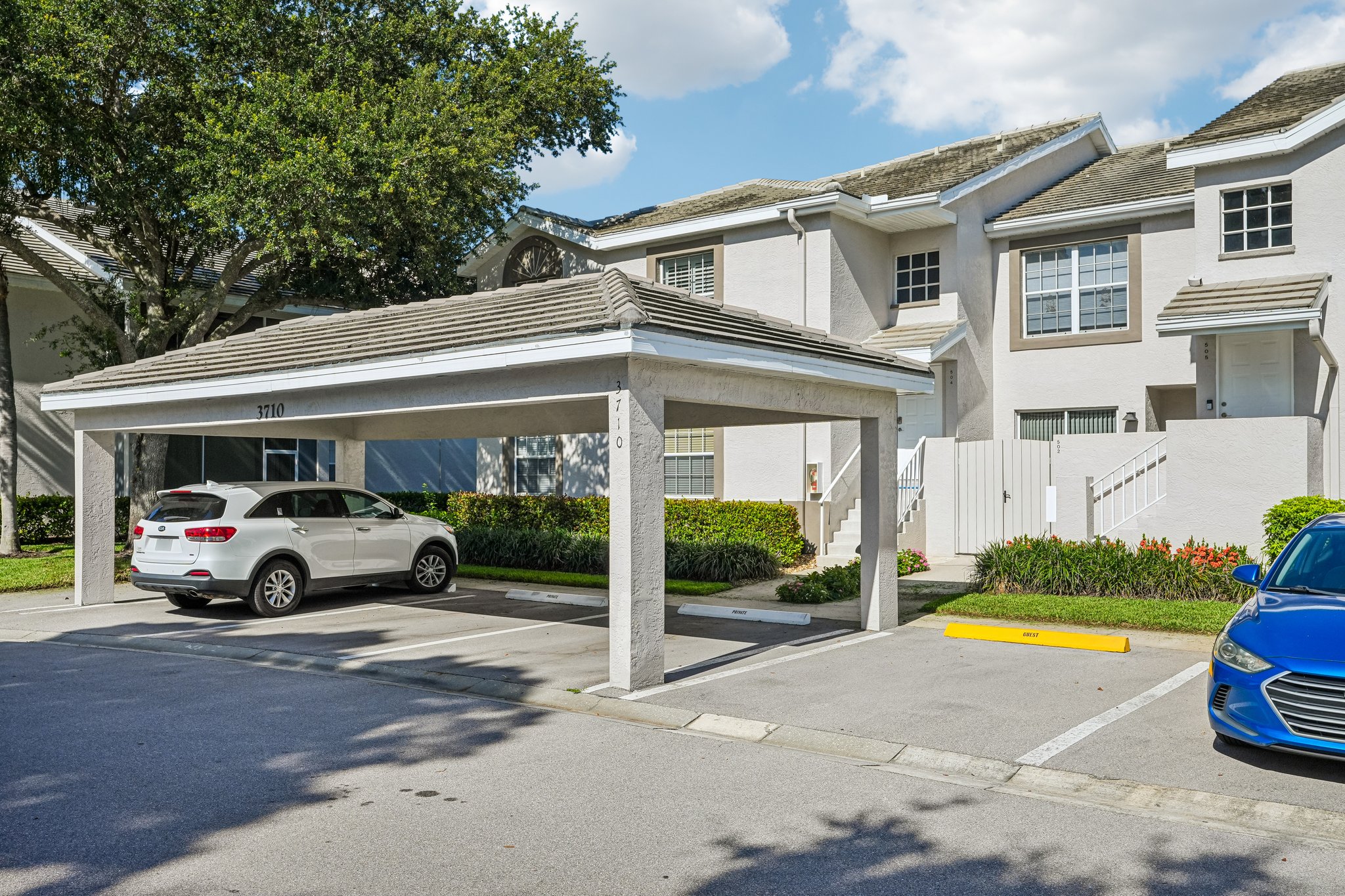 Fieldstone Blvd 504-S0707-002.jpg