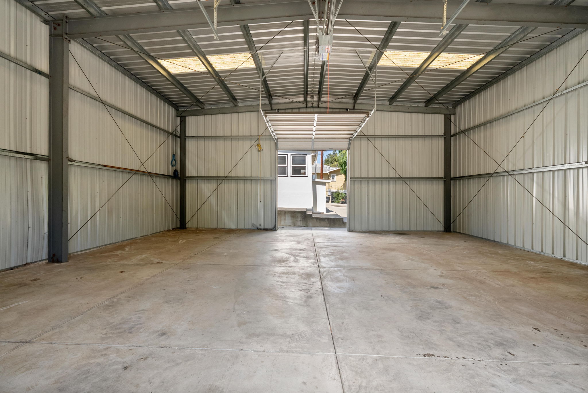 3710 Fletcher Drive-57