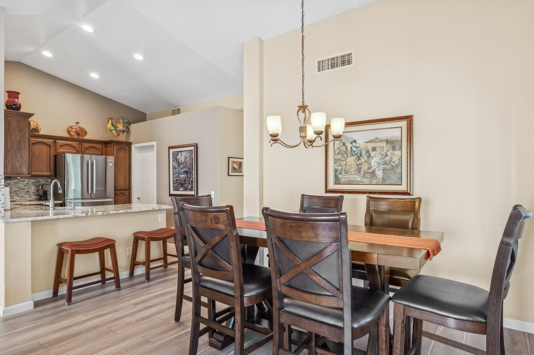 09 Dining Kitchen.jpg