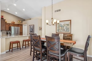 09 Dining Kitchen.jpg