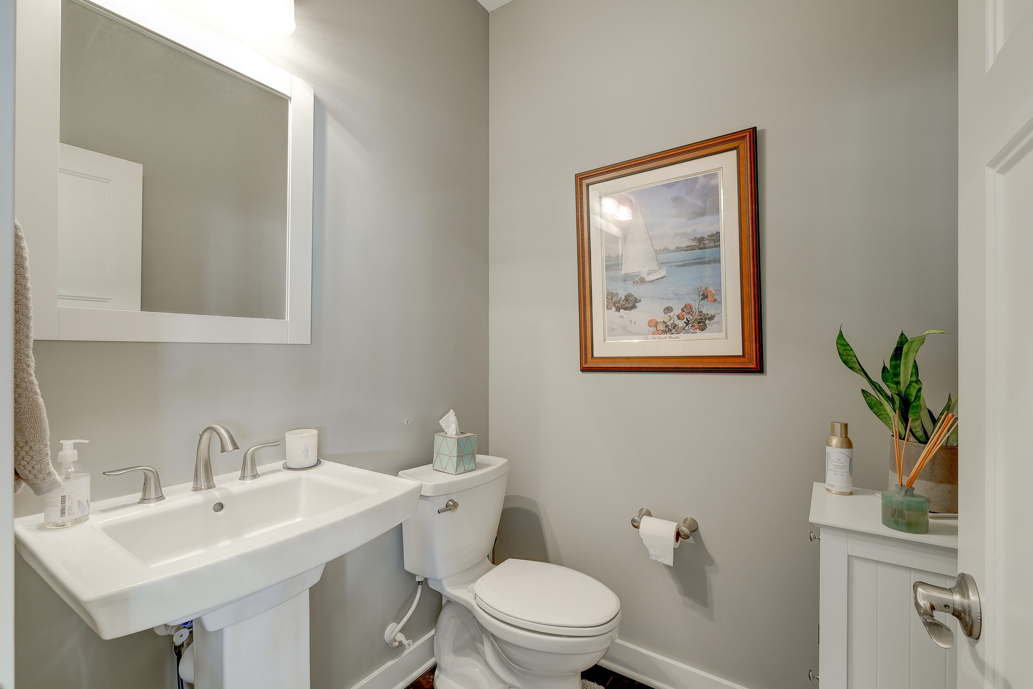 Main Level Powder Bath