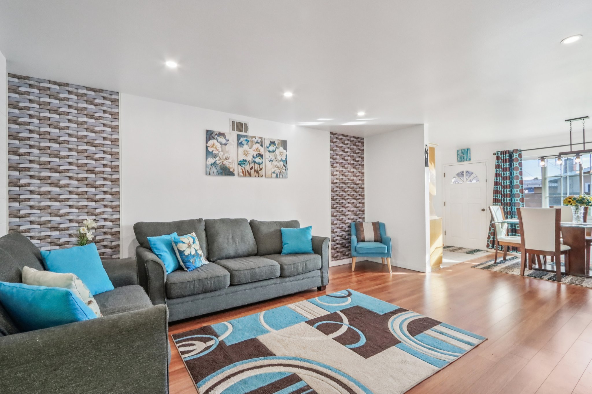 W 224th St-S2211-006.jpg