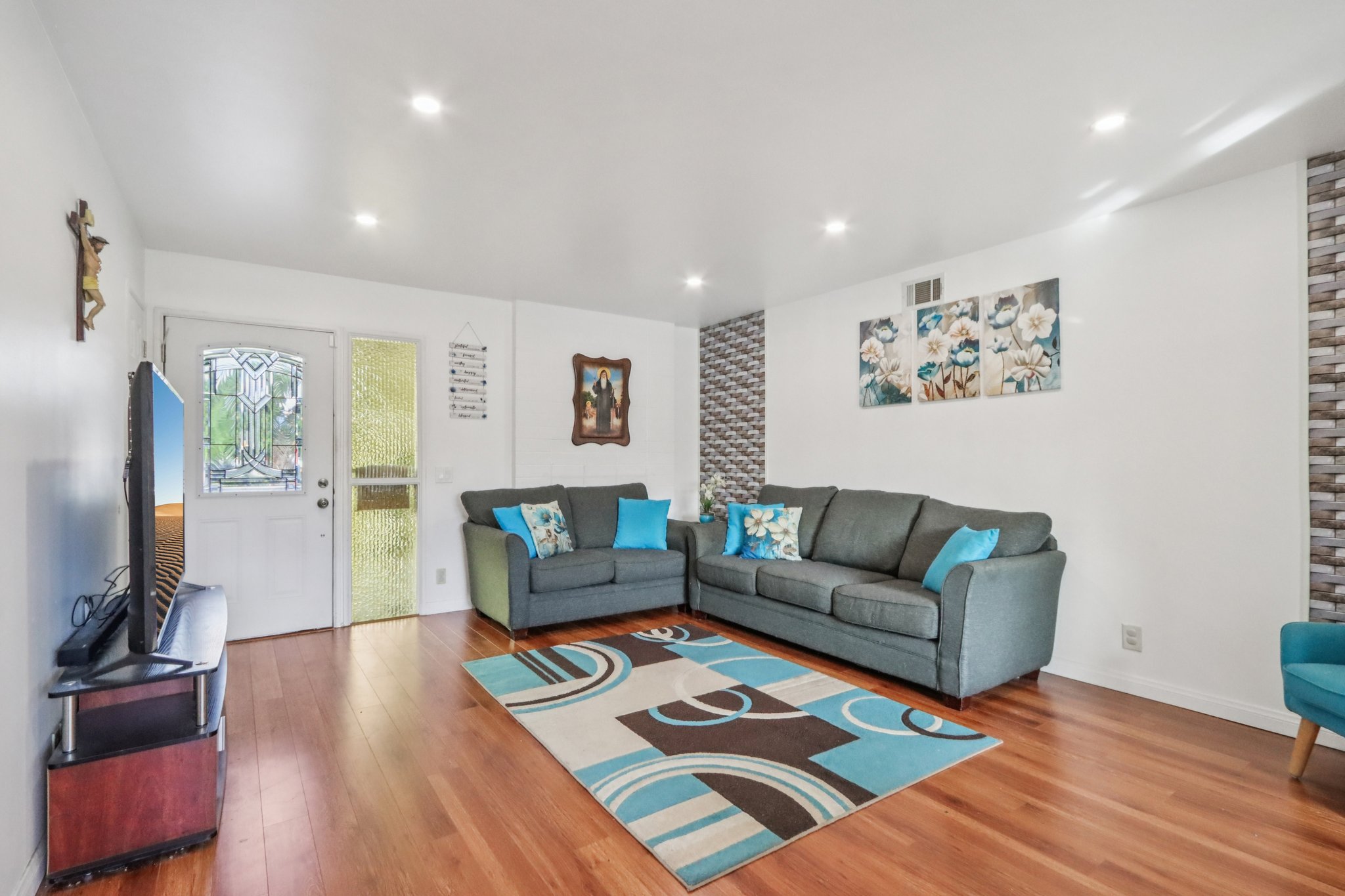 W 224th St-S2211-011.jpg