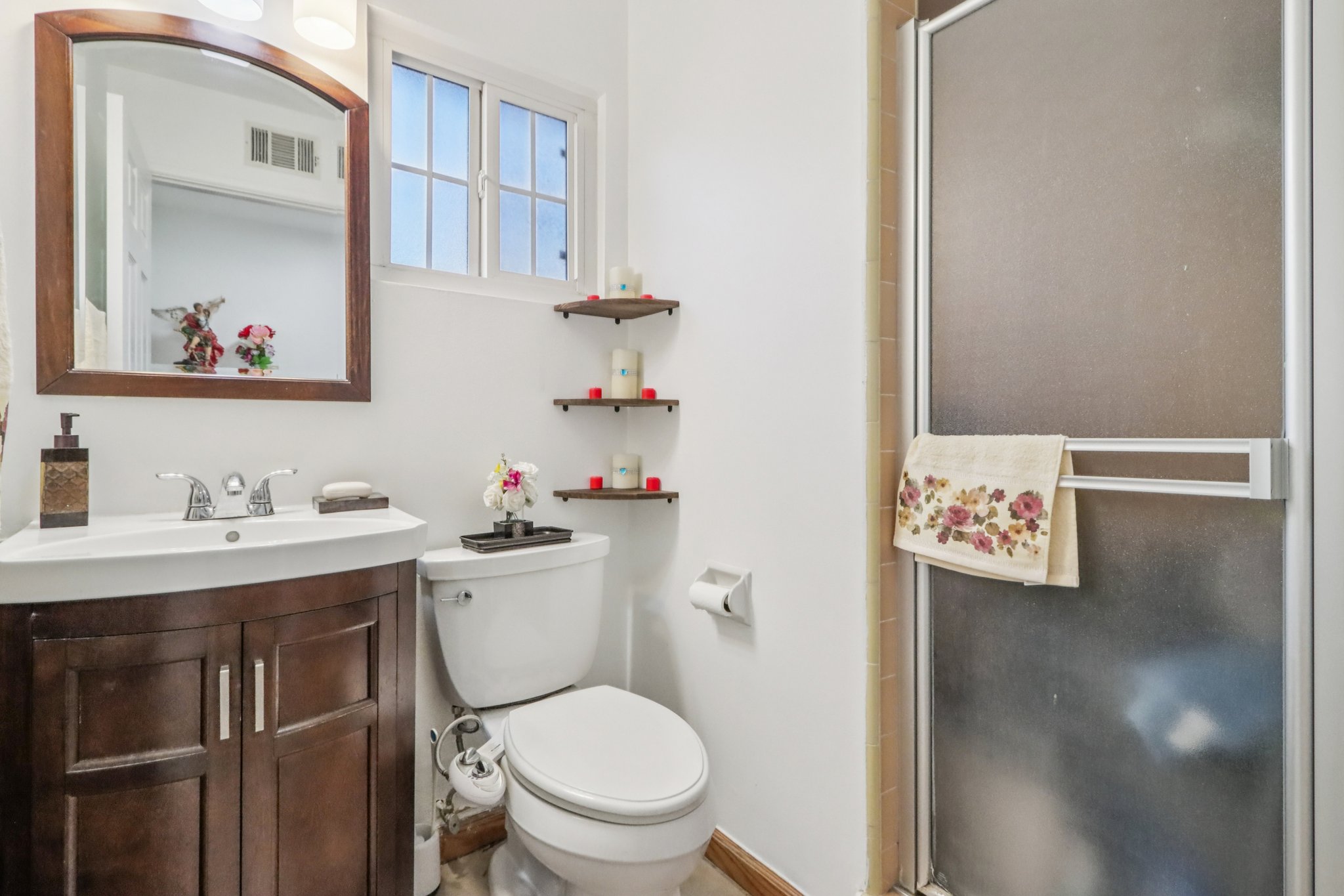 W 224th St-S2211-019.jpg