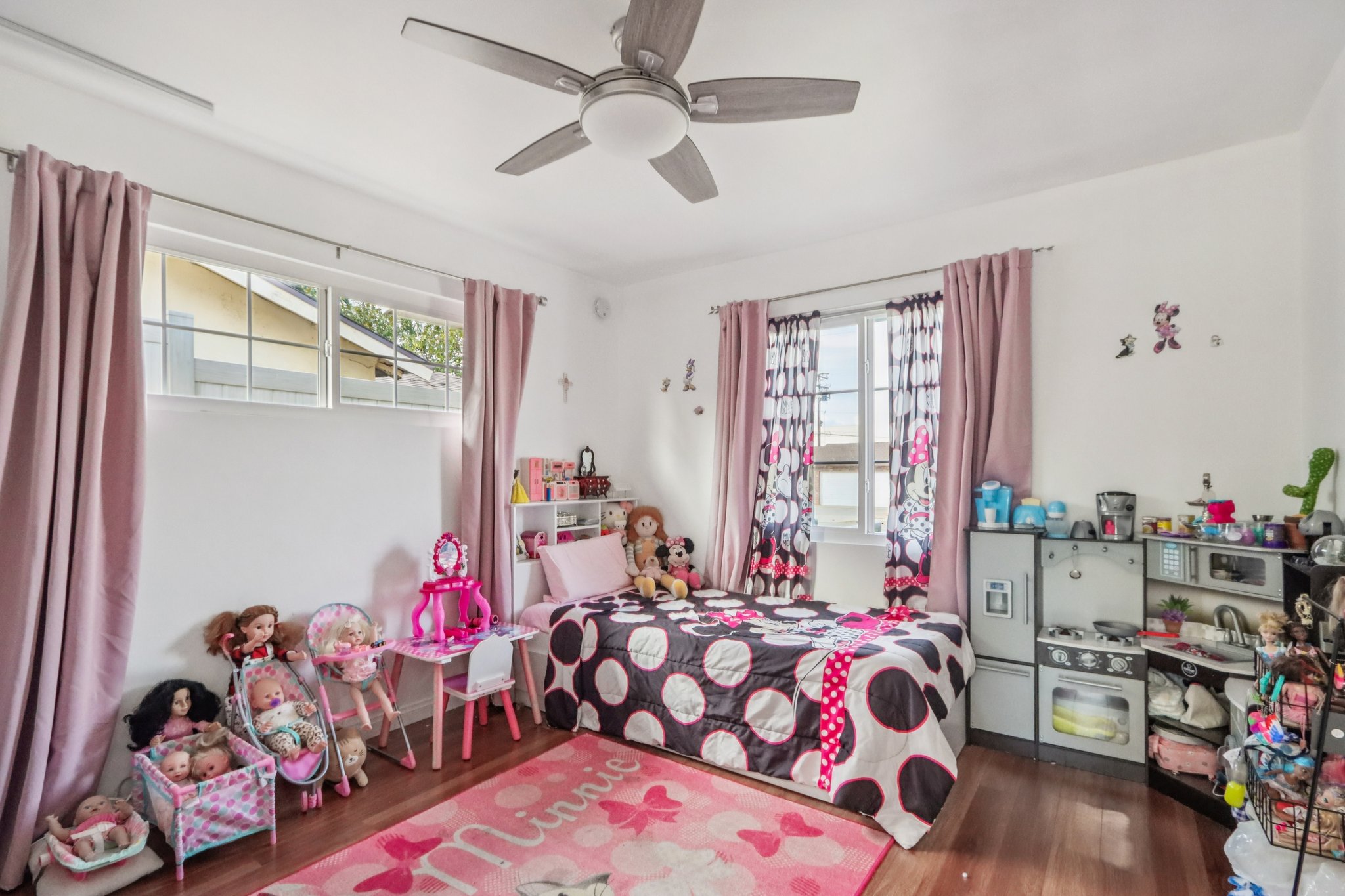 W 224th St-S2211-024.jpg