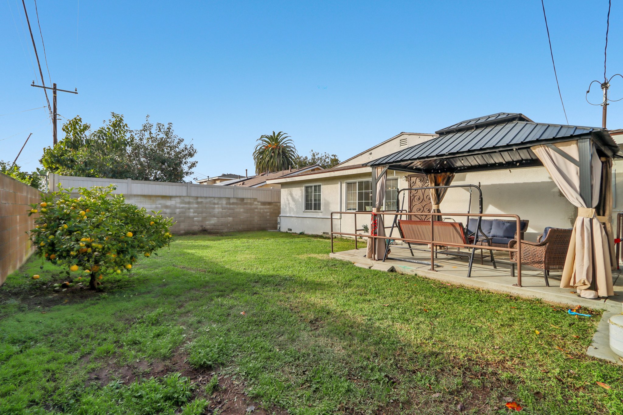 W 224th St-S2211-027.jpg