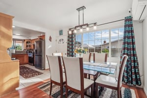 W 224th St-S2211-010.jpg